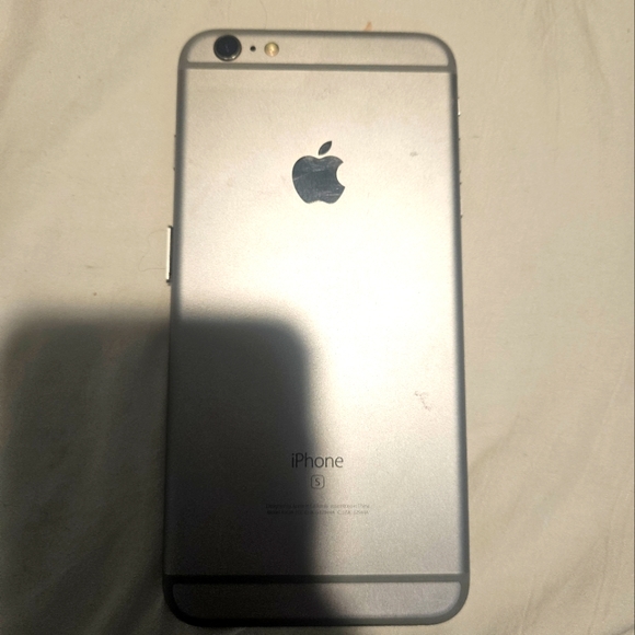 I phone 6s plus - Picture 1 of 3
